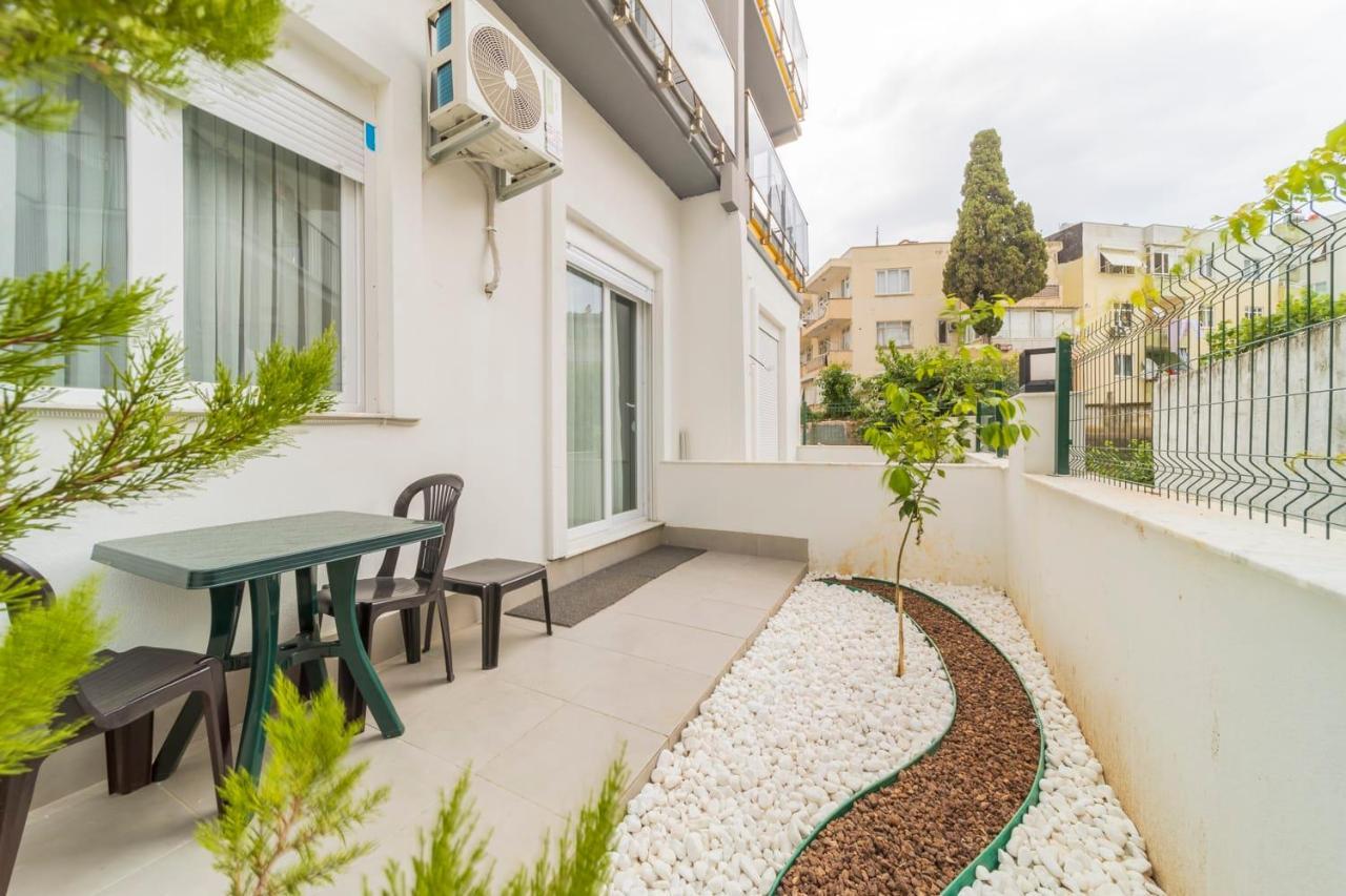 Апартаменти Charming And Central Flat Near Beach In Muratpasa Анталія Екстер'єр фото